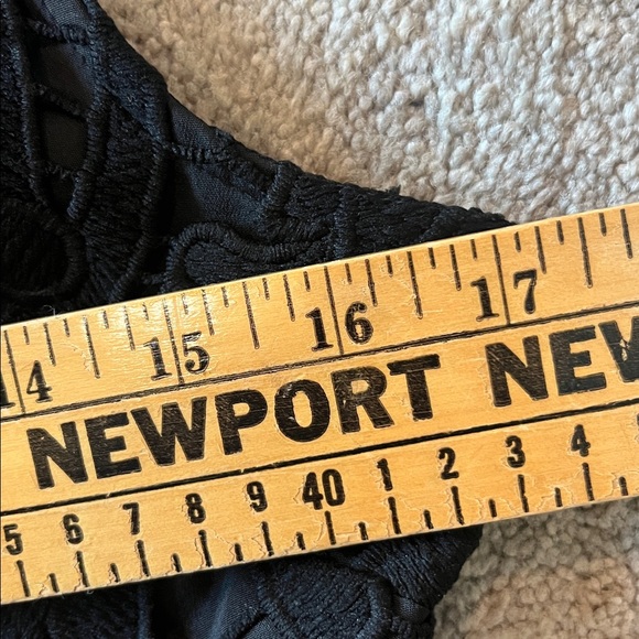 Molly Bracken Black Sleeveless Lace Dress Size Small - Picture 10 of 11